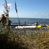 På stranden